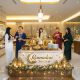 Tamu menikmati hidangan buka puasa di area buffet Ramadan Festival Atria Hotel Malang dengan dekorasi lampu dan ornamen khas Ramadan