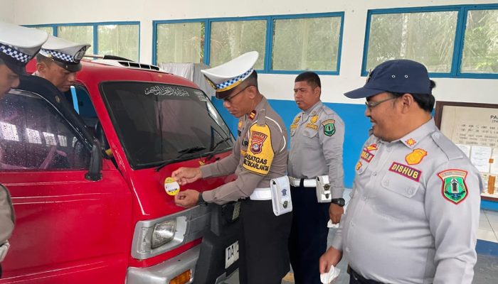 Cegah Rem Blong dan Sopir Lelah, Polisi–Dishub HSU Sidak Angkutan Barang