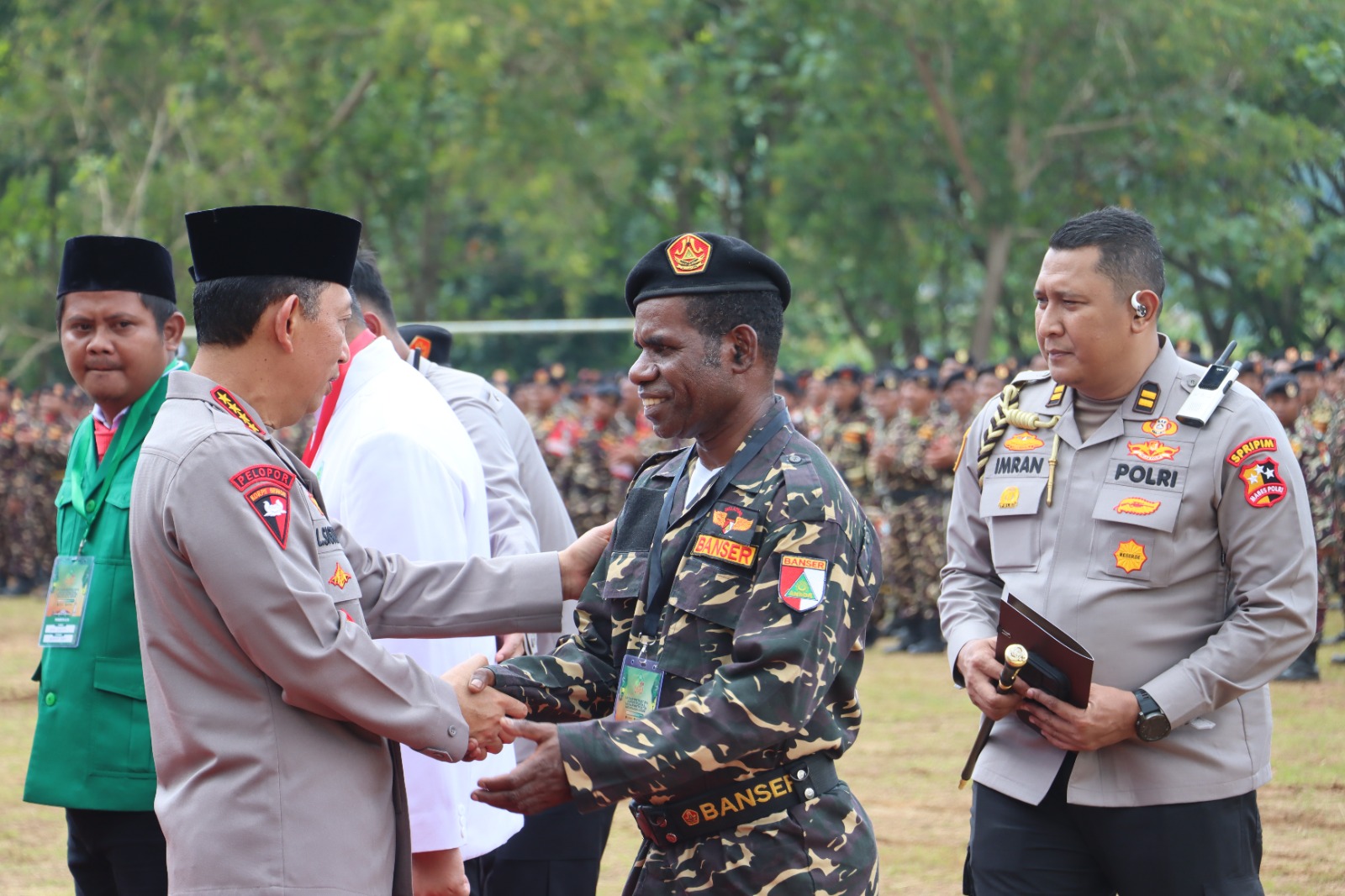 Kapolri Listyo Sigit Prabowo membuka Diklatsus Banser DIY dan berinteraksi dengan peserta di SPN Selopamioro Bantul.