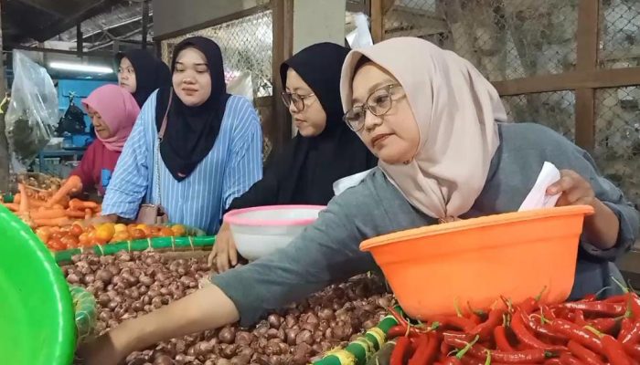 Harga Pangan Naik Serentak Jelang Puasa, Cabai Paling Pedas di Majalengka