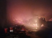 Petasan Imlek Diduga Picu Kebakaran Gudang Sawit di Cirebon, Kerugian Capai Rp1 Miliar
