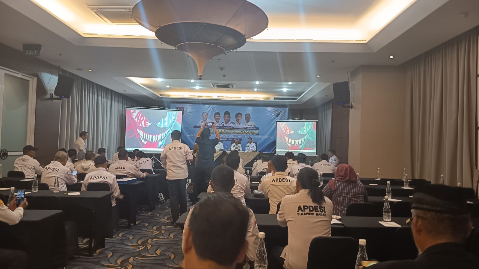 Suasana Rakernas APDESI 2026 di Jakarta yang diikuti kepala desa dari berbagai provinsi dalam agenda penguatan peran desa sebagai pilar pembangunan nasional.