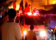 BREAKING NEWS: Kebakaran Hebat Hanguskan Pasar Rebo Purwakarta Dini Hari, Warga Panik dan Terdengar Ledakan
