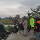 Petugas dan warga berada di lokasi persawahan Seyegan Sleman menindaklanjuti kejadian sambaran petir.
