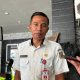 Kadispora Tanah Laut Rudi Imtihansyah diwawancarai awak media terkait pelaksanaan Pelatihan Kepemimpinan Pemuda 2026.