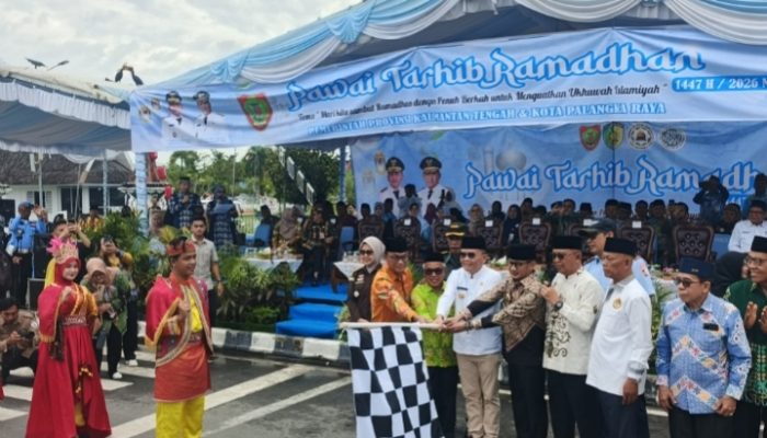 Gubernur Kalteng Lepas 10 Ribu Peserta Pawai Tarhib Sambut Ramadan 1447 H