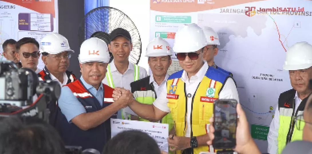 AHY meninjau proyek Tol Palembang–Betung dan Jembatan Musi V di Sumatera Selatan bersama jajaran proyek dan pemerintah untuk memastikan percepatan pembangunan infrastruktur.