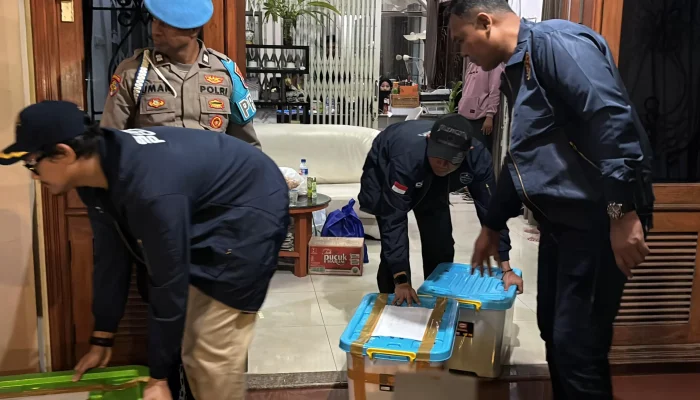 Bareskrim Sita Dokumen dan Uang Tunai dari Penggeledahan Kasus TPPU Emas Ilegal Rp25,8 Triliun