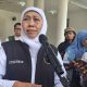 Gubernur Jawa Timur menyampaikan keterangan pers mengenai kebijakan pembayaran THR Lebaran 2026 kepada pekerja.