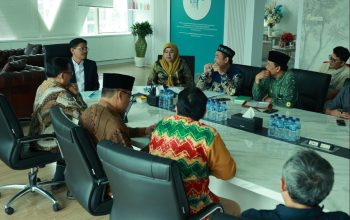 Rapat persiapan Sidang Isbat 1 Syawal 1447 H di Kantor Kementerian Agama Jakarta bersama pejabat Kemenag dan tim hisab rukyat.