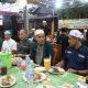 Polres Tabalong menyerahkan santunan kepada anak yatim saat kegiatan buka puasa bersama wartawan di Tabalong.