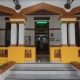 Penampakan tampak depan Masjid Si Nona Baiturrahman Sukadana di Cirebon.