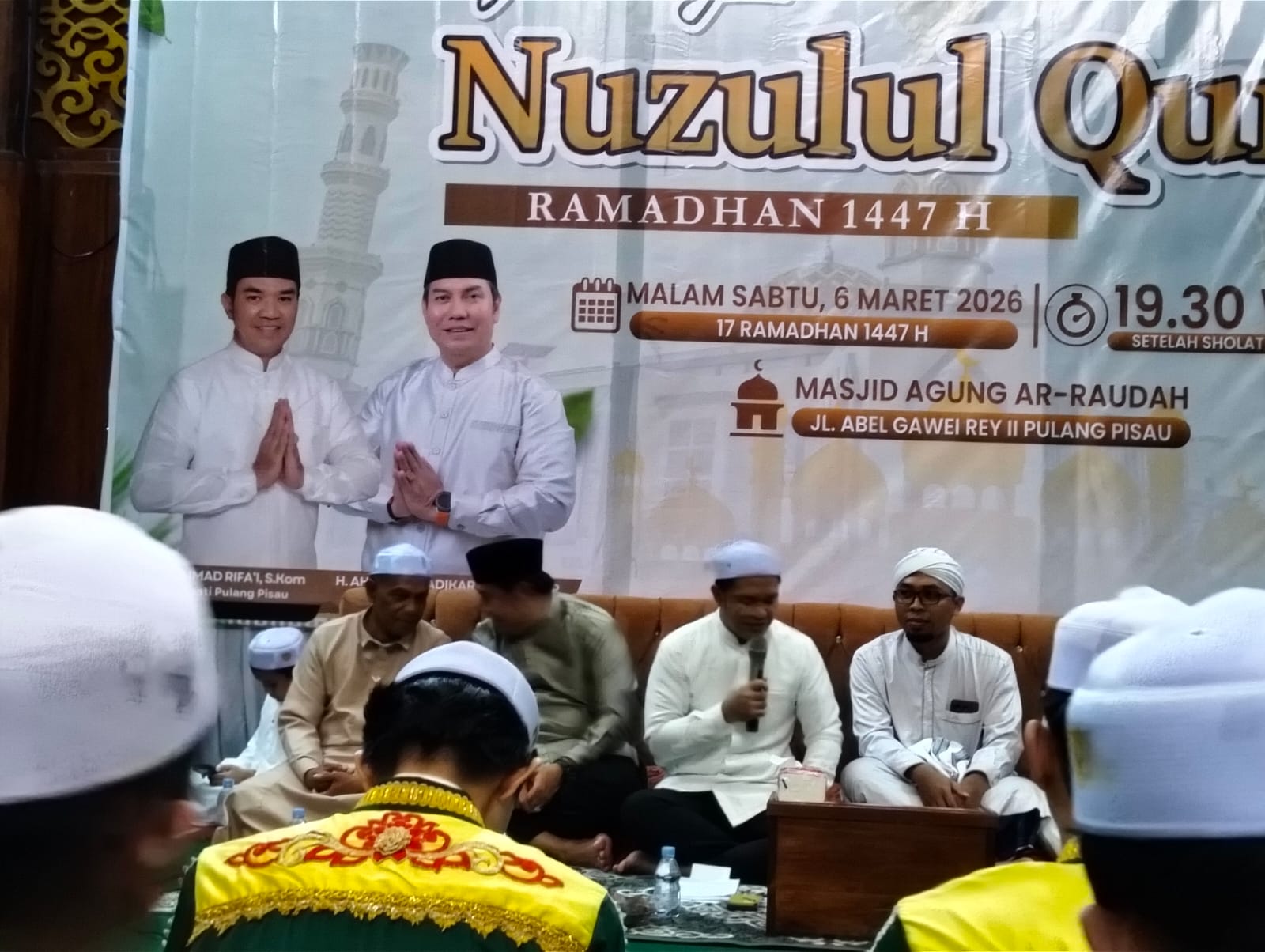 Bupati Pulang Pisau Ahmad Rifai dan Wakil Bupati Ahmad Jayadikarta menghadiri peringatan Nuzulul Quran 1447 H di Masjid Agung Ar Raudhah Pulang Pisau.