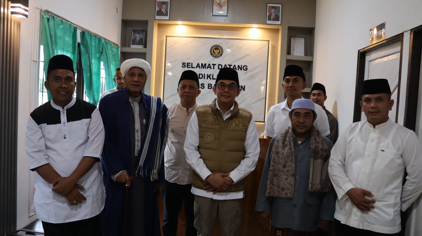 Bupati Tanah Bumbu Andi Rudi Latif bersama jajaran Lapas Batulicin dan tokoh agama dalam kegiatan Safari Ramadan di Lapas Kelas III Batulicin.
