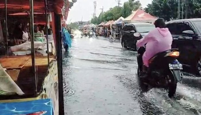 Banjir Rendam Bazar Takjil di Bangkalan, 150 UMKM Sepi Pembeli