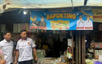 Kios Pengendali Inflasi bahan pokok di Pasar Tapandang Pelaihari, Tanah Laut, untuk menjaga stabilitas harga pangan.