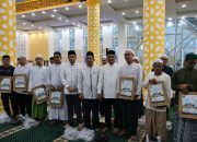 Suasana Safari Ramadan Pemprov Kalimantan Selatan bersama masyarakat di Masjid Apung Siring Laut Kotabaru.