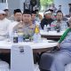 Kapolres Tanah Bumbu AKBP Arief Prasetya mengikuti peringatan Nuzulul Quran dan buka puasa bersama di Pendopo Polres Tanah Bumbu.