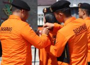 Personel Basarnas Palangka Raya bersiap dalam apel Siaga SAR Khusus menjelang mudik Lebaran 2026.