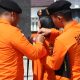 Personel Basarnas Palangka Raya bersiap dalam apel Siaga SAR Khusus menjelang mudik Lebaran 2026.