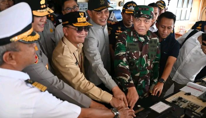 Arus Mudik Laut Meningkat, Gubernur Agustiar Sabran Tinjau Pelabuhan Sampit
