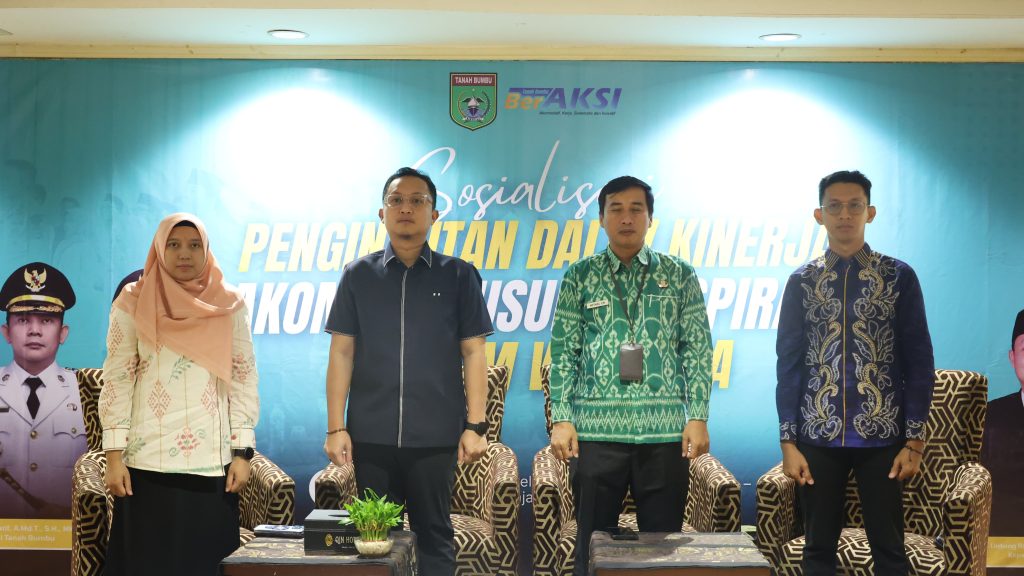 Peserta dan narasumber mengikuti sosialisasi penggunaan SIPD dan E-Walidata untuk pengelolaan data pembangunan daerah.