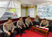 Tim Polda Kalsel memeriksa kesiapan personel dan administrasi di Pos Pelayanan mudik Operasi Ketupat Intan 2026 di HSU.