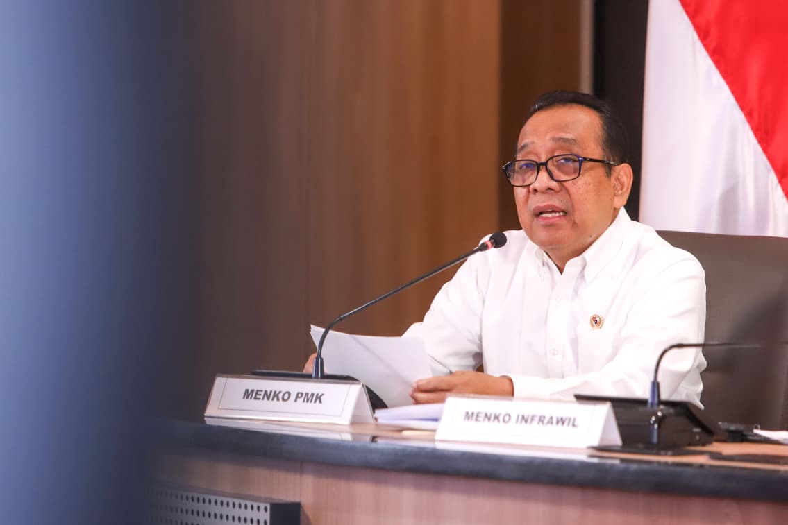 Menko PMK Pratikno memberikan pernyataan mengenai pembatalan sekolah daring dan kebijakan pendidikan nasional.