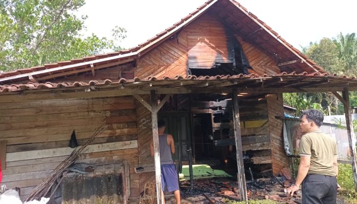 Rumah Lansia di Sabaru Nyaris Terbakar, Diduga Dipicu Petasan