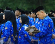 Sejumlah ASN mengenakan seragam Korpri dalam sebuah kegiatan resmi sebagai ilustrasi pegawai pemerintah daerah.