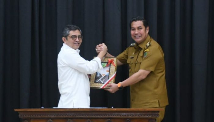 Wabup Pulang Pisau Serahkan LKPD 2025 ke BPK, Target WTP ke-11