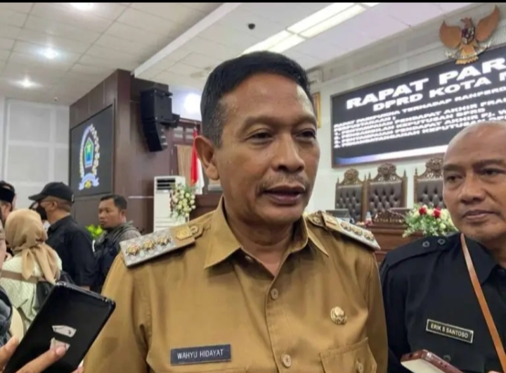Wali Kota Malang Wahyu Hidayat saat memberikan keterangan kepada media di Kota Malang.