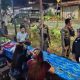 Petugas Satpol PP Tanah Laut melakukan razia miras di warung kawasan Pelaihari.