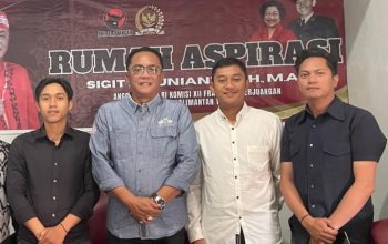 Sigit K Yunianto bersama perwakilan BEM PTNU Kalimantan usai audiensi membahas percepatan WPR dan legalitas tambang rakyat di Rumah Aspirasi Palangka Raya.