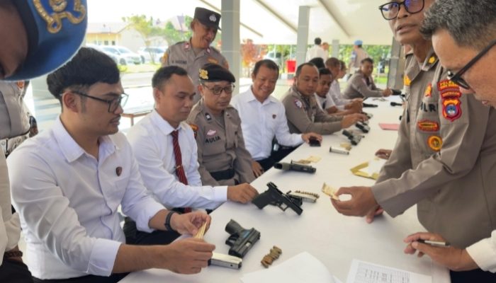 Polres Tanah Bumbu Periksa Senjata Api Dinas Personel