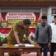 Wakil Bupati Pulang Pisau Ahmad Jayadikarta menandatangani perubahan Propemperda 2026 dalam rapat paripurna DPRD Pulang Pisau.