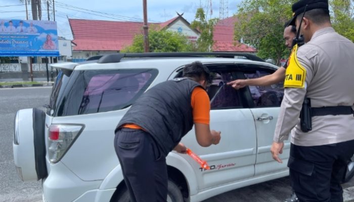 4 Mobil Dibobol Maling di Palangka Raya, Pelaku Pecahkan Kaca Kendaraan