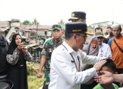 Gubernur Kalteng Agustiar Sabran meninjau lokasi kebakaran rumah warga di Palangka Raya dan bertemu korban terdampak.