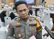 Kabag Ops Polres Tanah Bumbu AKP Tony Haryono menyampaikan keterangan mengenai pengamanan jalur mudik Lebaran 2026 di Tanah Bumbu.
