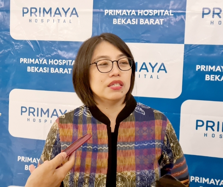 dr. Yoana Periskila Winarto dari Primaya Hospital Bekasi Barat memberikan keterangan kepada media terkait layanan Wellness Center.