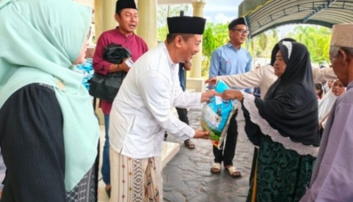 Bupati Sukamara Salurkan Zakat Mal untuk Warga, Fokus Fakir Miskin