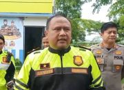 Wakapolda Jawa Barat memberikan keterangan kepada media saat meninjau arus balik di Tol Cipali, Majalengka.