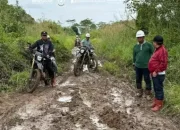 Cek Jalan Rusak Kapuas Kuala–Bataguh, Bupati Wiyatno Blusukan Naik Trail