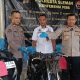 polisi menunjukkan barang bukti sepeda motor dalam kasus penganiayaan dan pembakaran motor di sleman yogyakarta