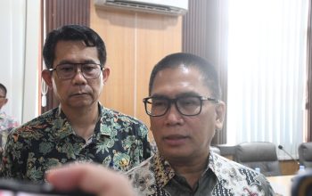 sekda pulang pisau tony harisinta memberikan keterangan terkait kebijakan wfh asn di lingkungan pemerintah daerah