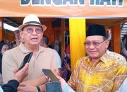 Roy Marten dan Habib Sayed Jafar diwawancarai media saat menghadiri acara halalbihalal Hanura Kalsel di Banjarbaru.