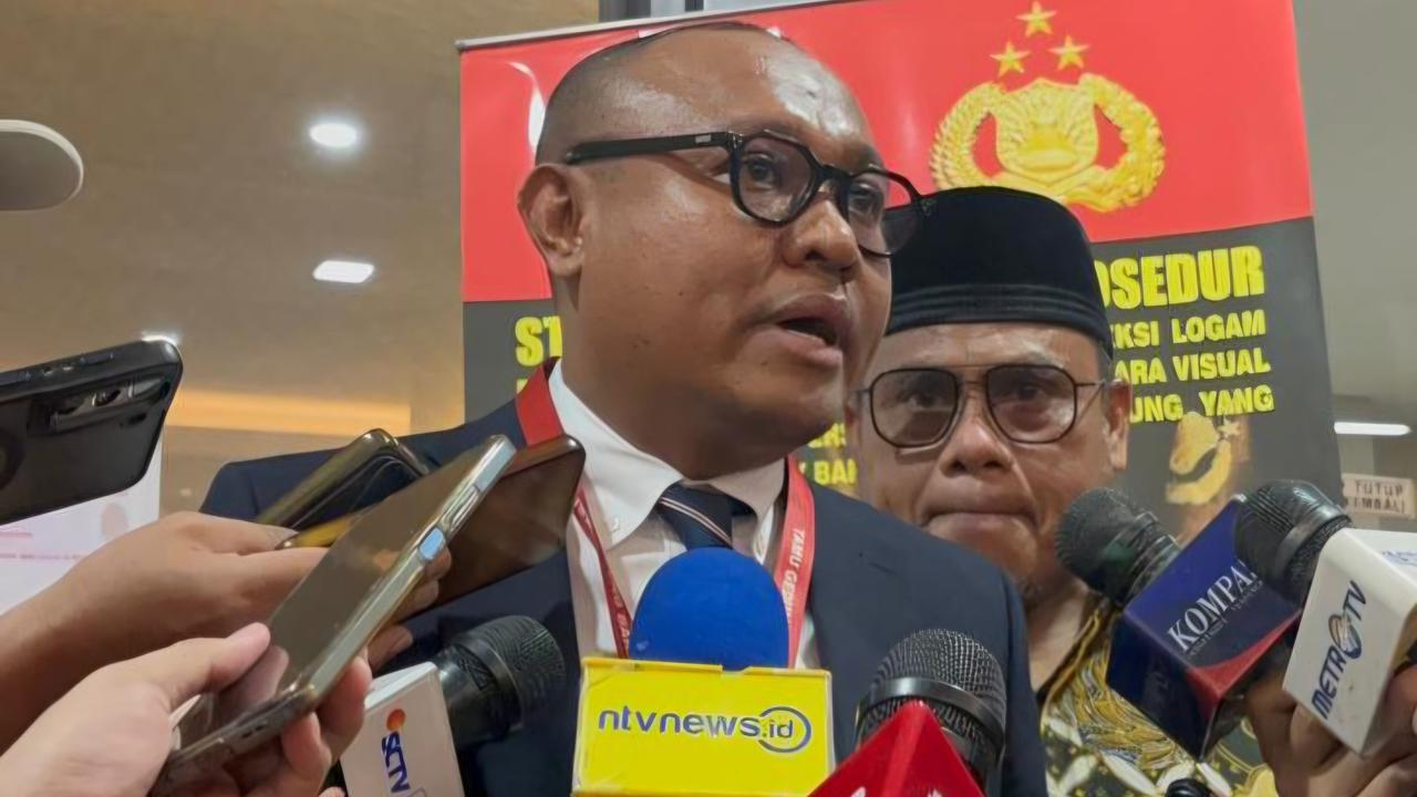 Kuasa hukum Jusuf Kalla, Abdul Haji Talaohu, memberikan pernyataan terkait laporan terhadap Rismon Sianipar dan sejumlah YouTuber di Bareskrim Polri.