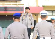 kapolresta banjarmasin memimpin apel pimpinan dan menekankan pemantauan kamtibmas kepada personel polisi