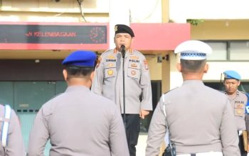 kapolresta banjarmasin memimpin apel pimpinan dan menekankan pemantauan kamtibmas kepada personel polisi
