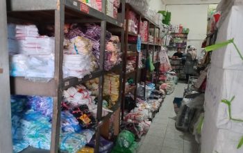 stok plastik di toko grosir banjarmasin dengan harga yang terus berubah akibat kenaikan dari pemasok
